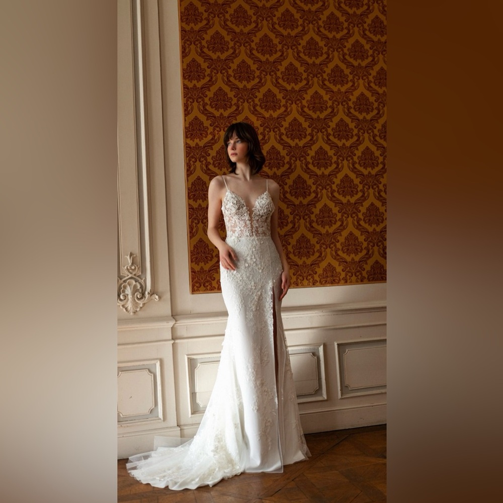 Daalarna Couture wedding dress & tulle overskirt